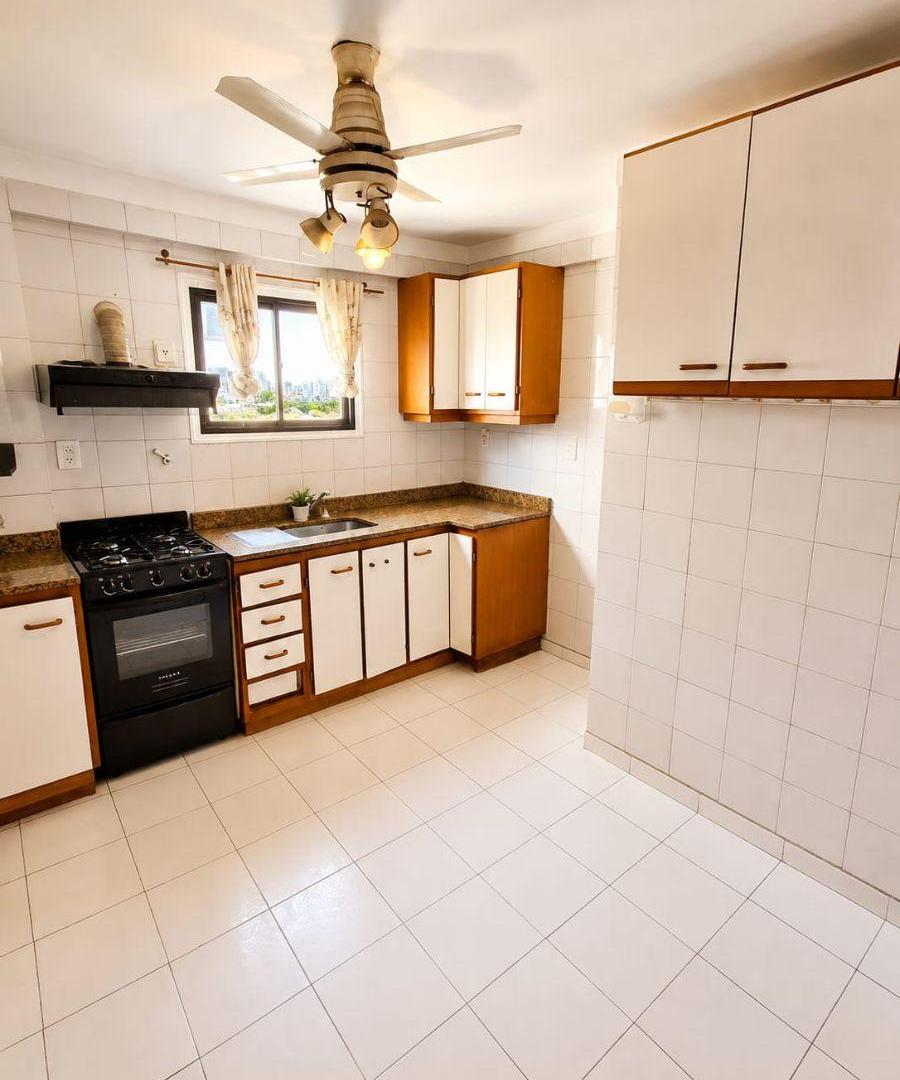 Foto de Departamento de 70 m² con 2 dormitorios en Venta en Parque Rivadavia, imagen 2