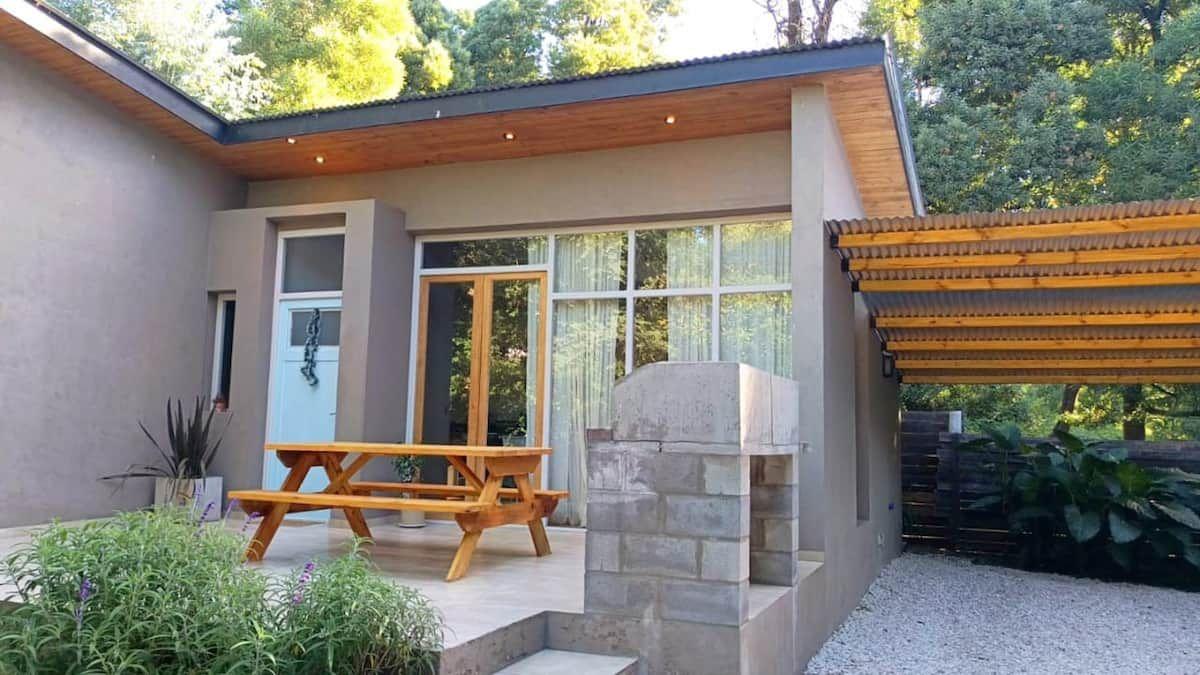 Foto de Casa en el Bosque Peralta Ramos – Mar del Plata – 6 personas – by Lofty, imagen 1