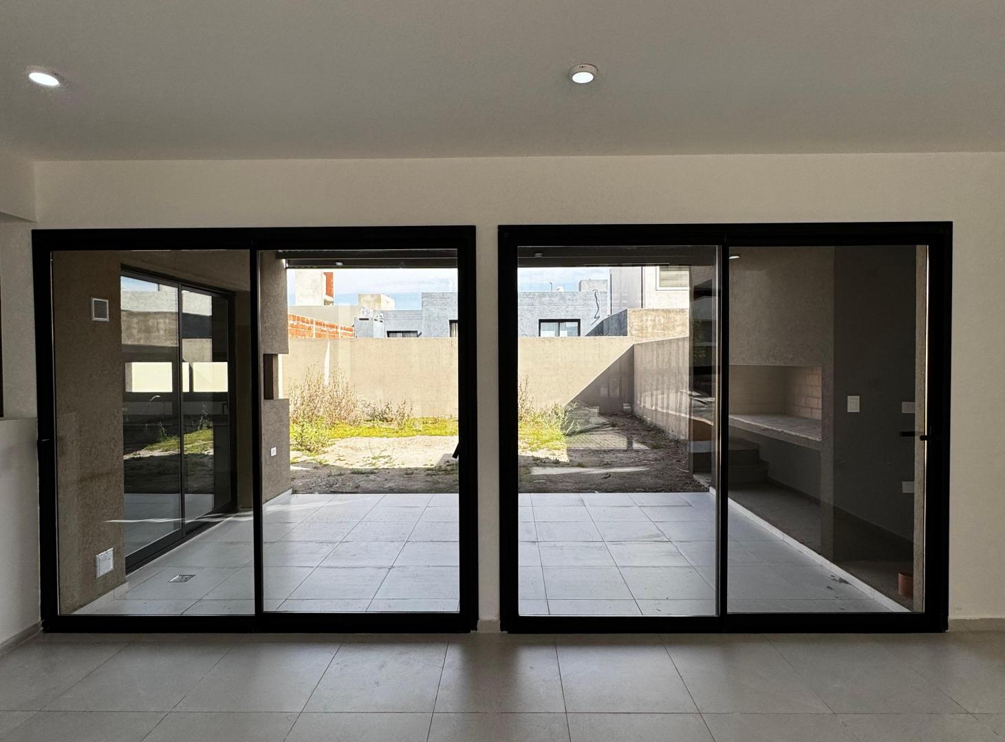 Foto de Casa a estrenar en venta - 3 dormitorios 3 baños - Docta Malagueño, imagen 2