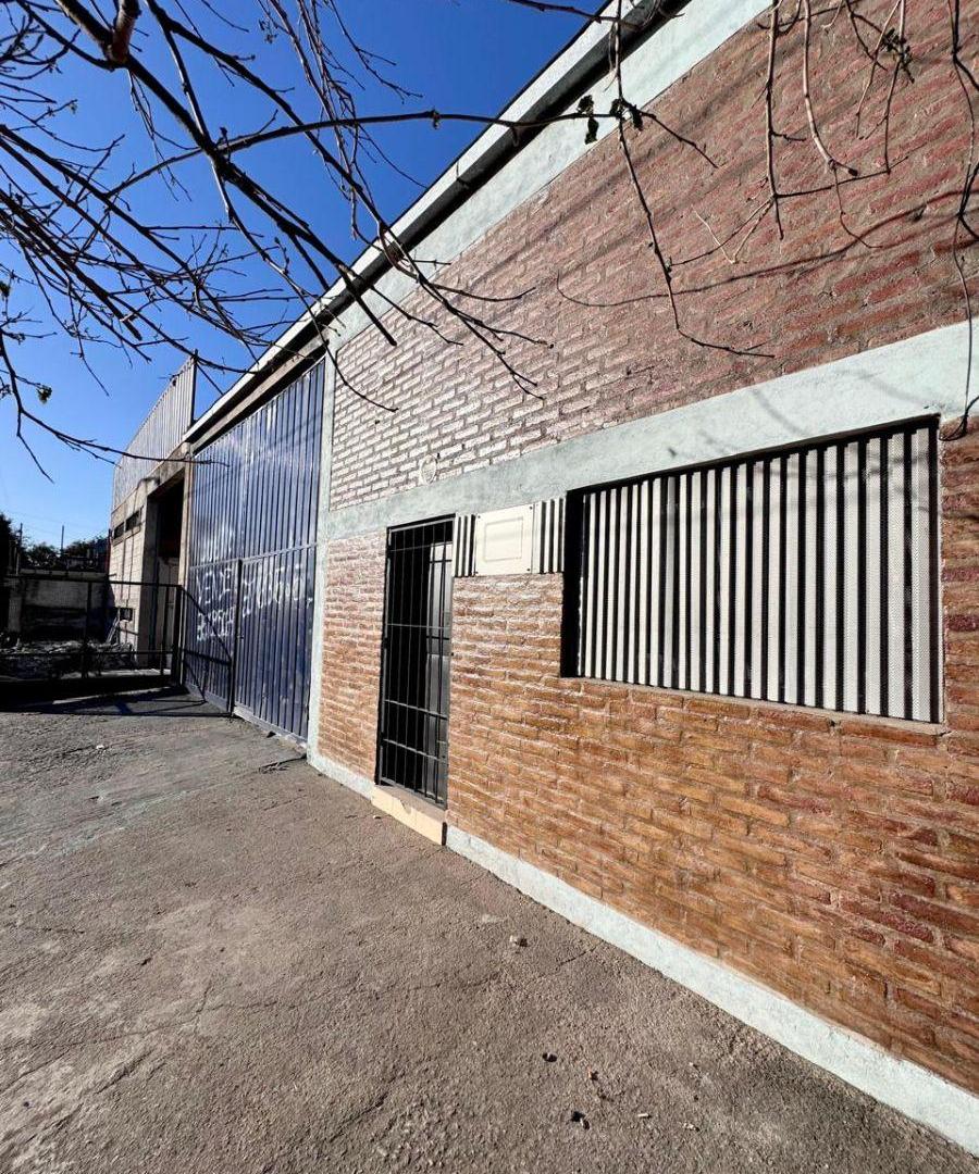 Foto de Galpón Comercial de 250 m² cubiertos - Ubicación en Colectora Impira, imagen 5