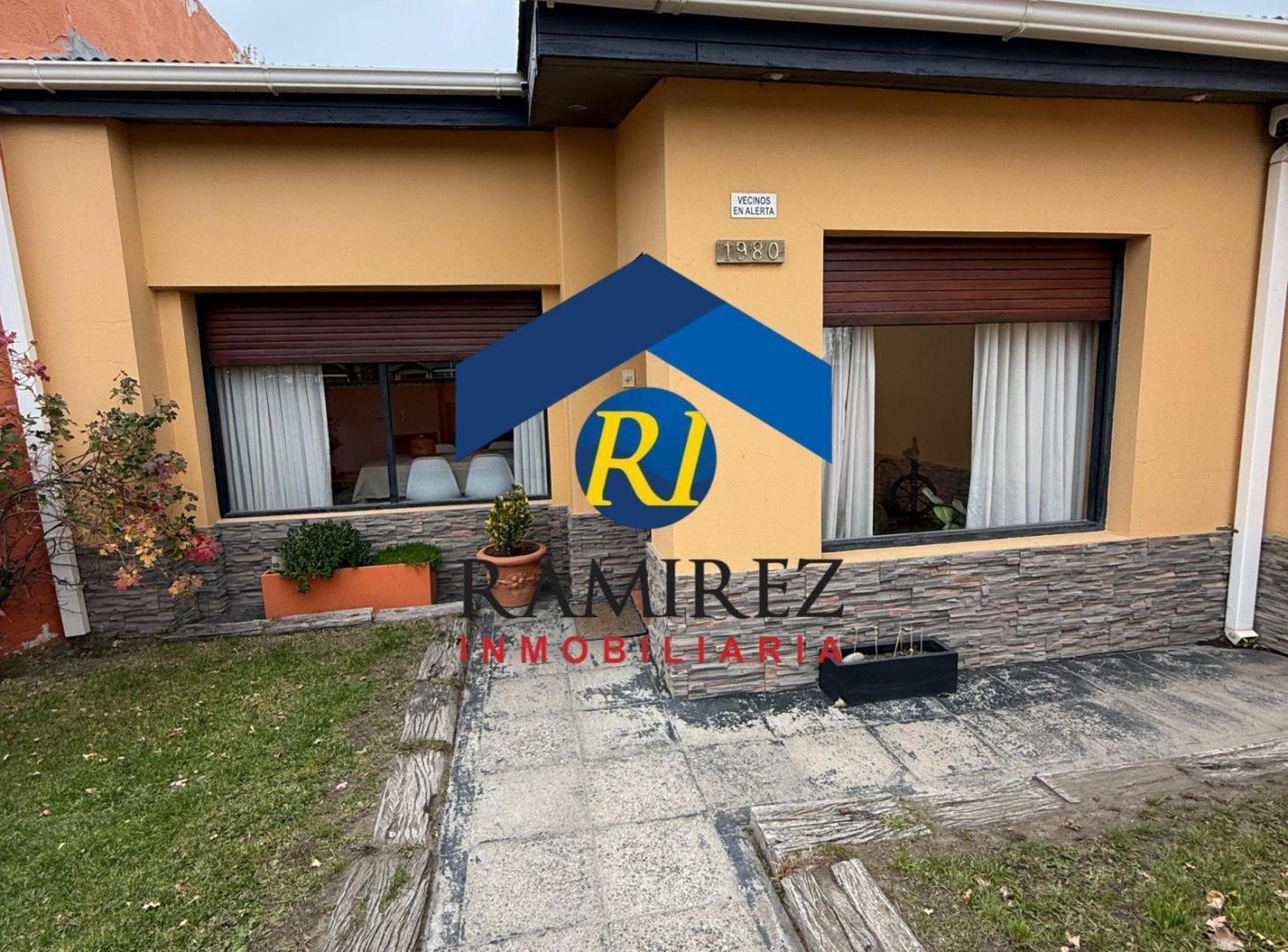 Foto de CASA EN VENTA - SANTA CRUZ - RIO GALLEGOS - BARRIO CENTRO - AVENIDA, imagen 3