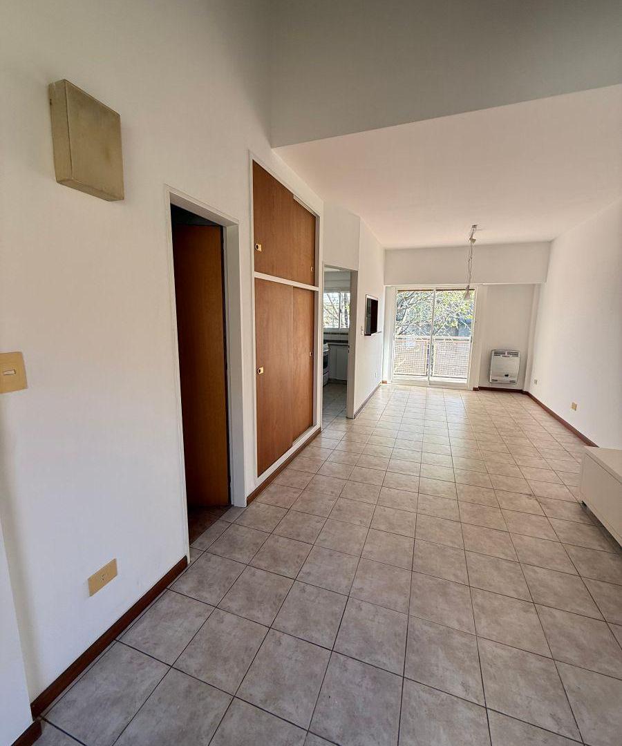 Foto de EXCELENTE DUPLEX CON BALCON TERRAZA Y COCHERA, imagen 3
