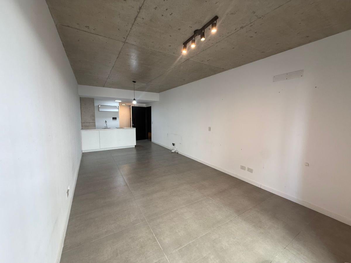 Foto de AMPLIO E INCREIBLE MONOAMBIENTE CON COCHERA EDIFICIO TODOS LOS, imagen 3