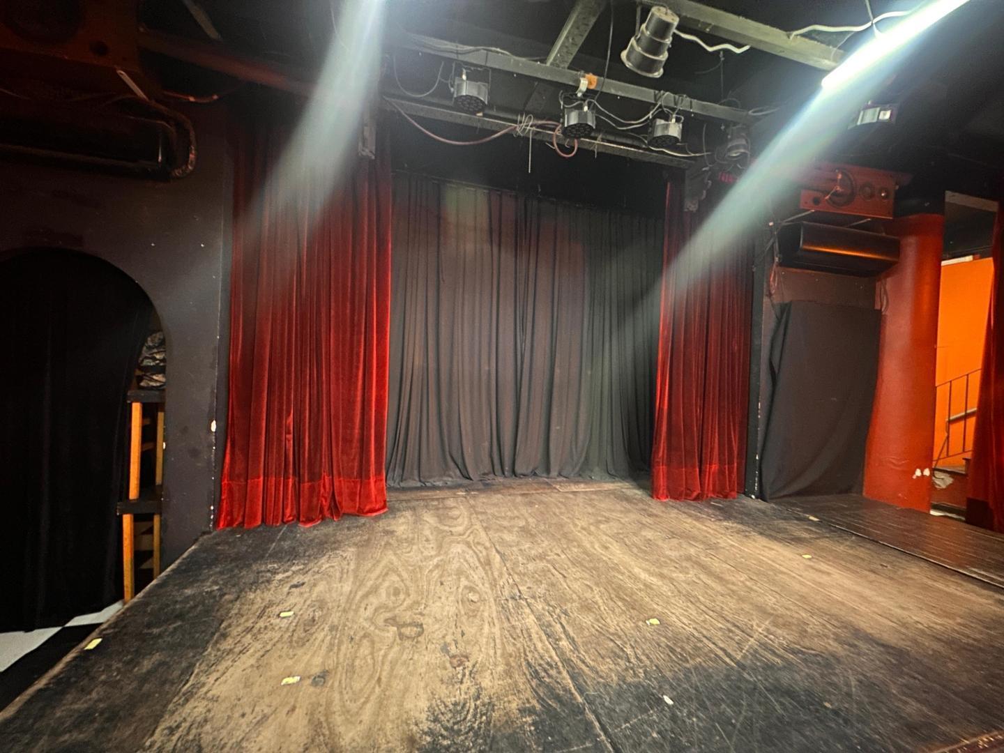 Foto de DUEÑO VENDE ESPACIO CULTURAL UNICO DE 228M2, imagen 5