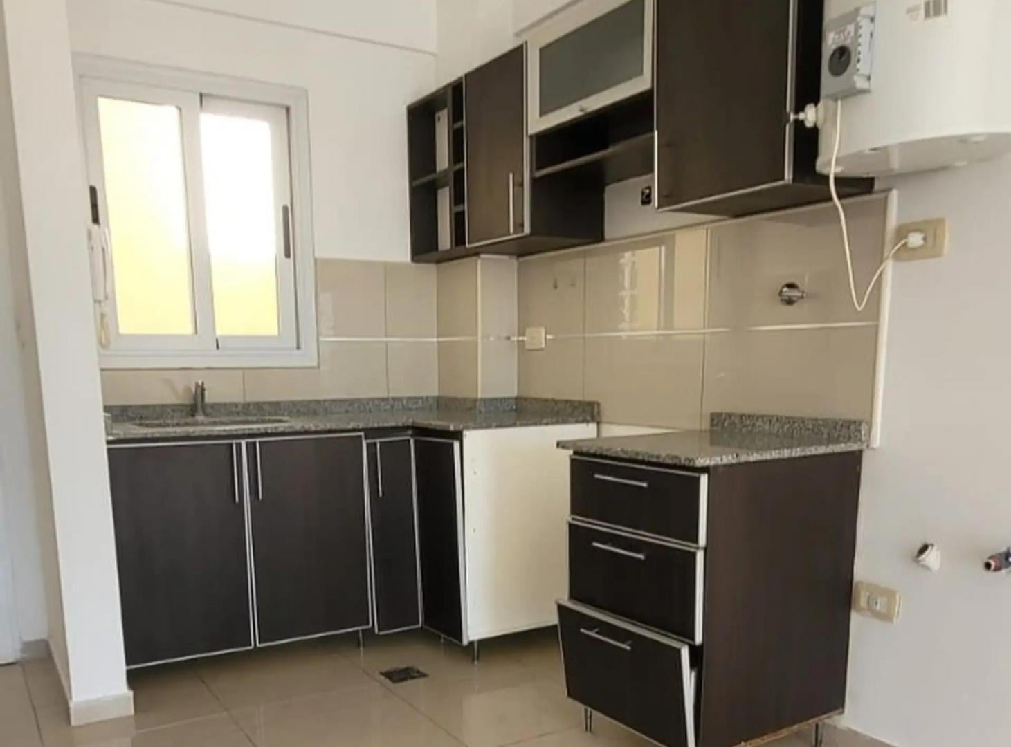 Foto de Departamento 2 ambientes al frente con cochera opcional — Cómodo y, imagen 2