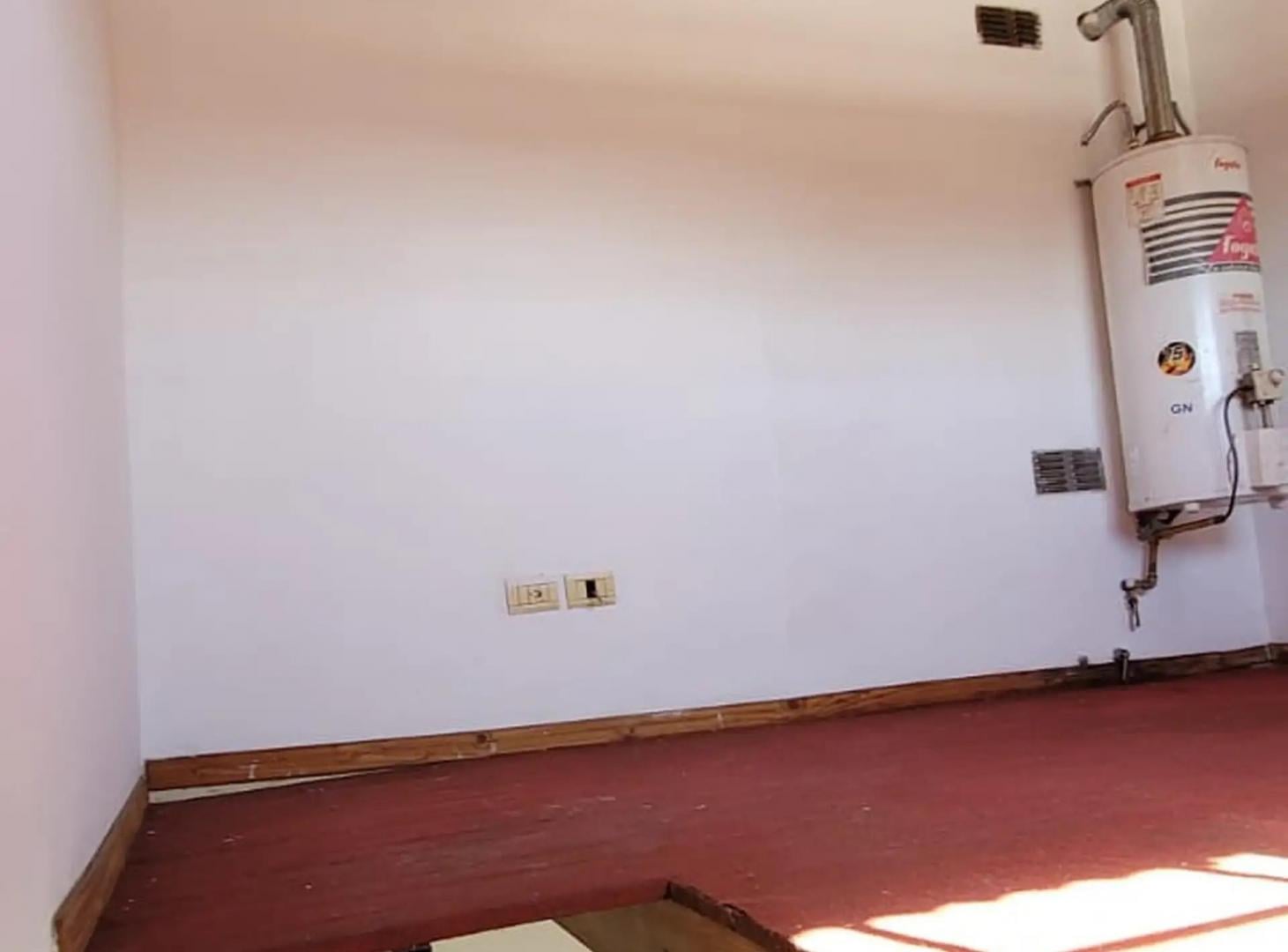 Foto de Departamento 3 ambientes con gas natural — Amplio y funcional, imagen 2