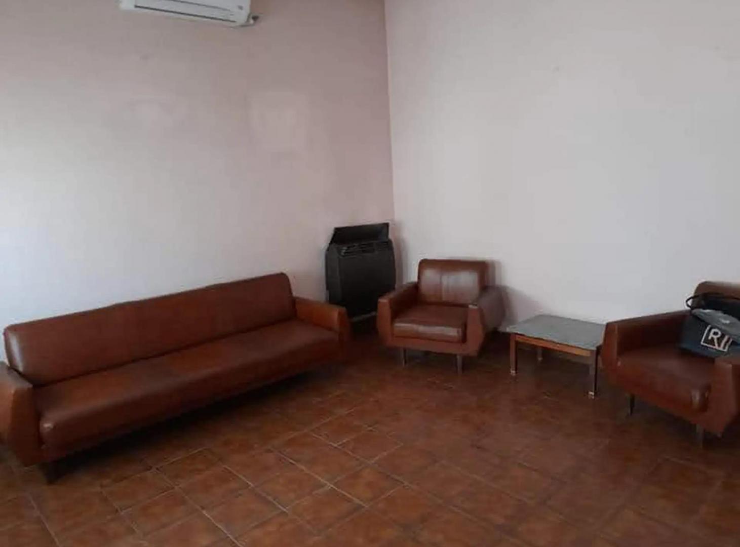 Foto de Casa + departamento independiente en Merlo — Ideal vivienda y renta, imagen 1