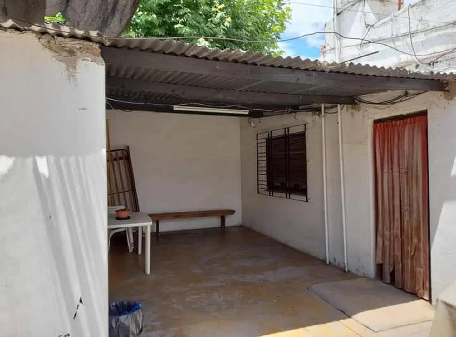 Foto de Casa + departamento independiente en Merlo — Ideal vivienda y renta, imagen 4