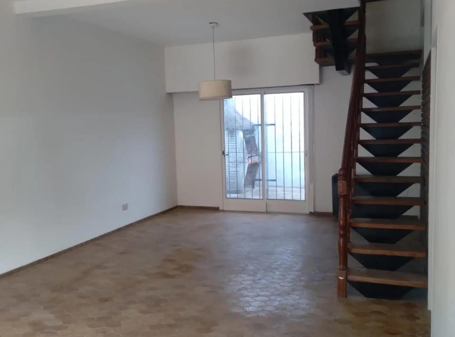 Foto de PH 4 ambientes con cochera, patio y terraza en ubicación estratégica, imagen 3