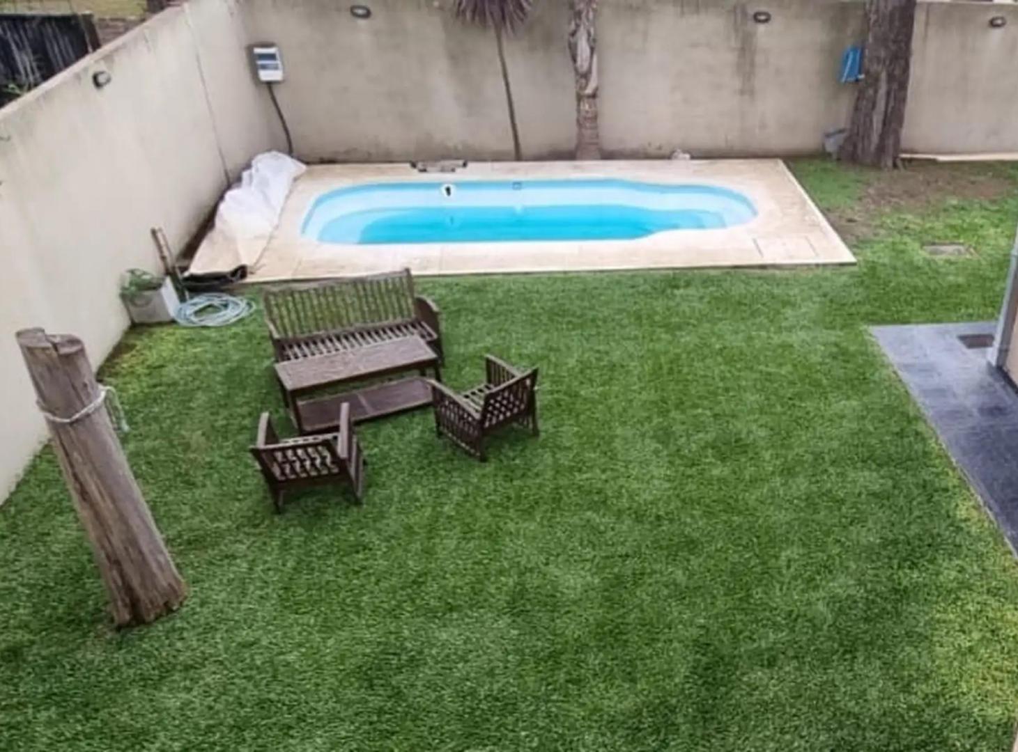 Foto de Importante casa en barrio cerrado con piscina y excelente acceso en, imagen 3