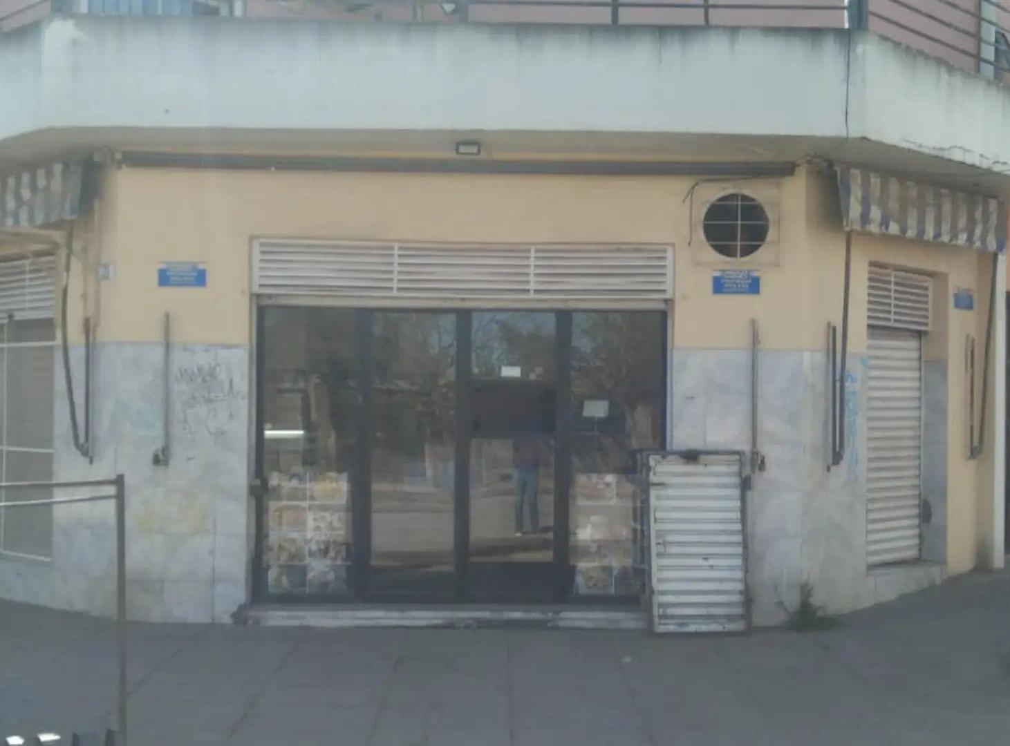 Foto de Oportunidad en block: 2 deptos, local comercial y cochera — Apto crédito, imagen 4