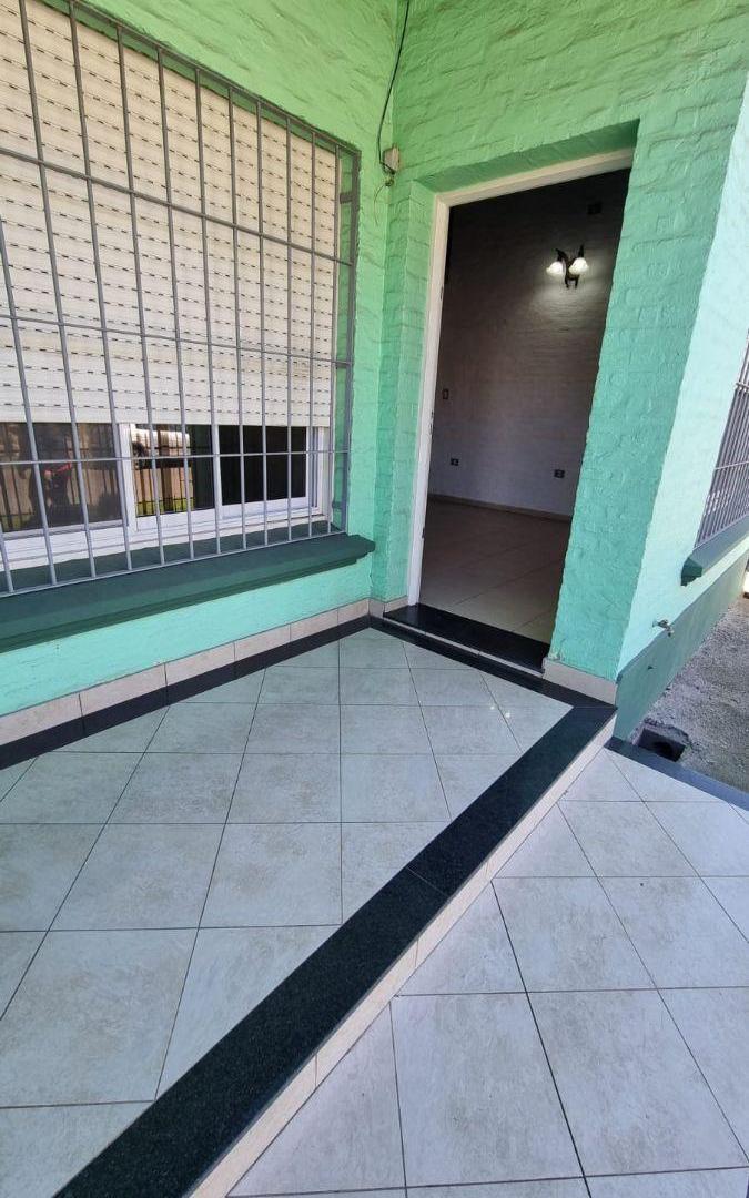 Foto de Casa en venta con 2 dormitorios, entrepiso y patio – Merlo, imagen 4