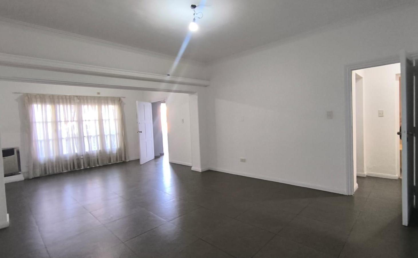 Foto de Departamento tipo casa 4 dormitorios en Sexta Sección, Mendoza., imagen 4