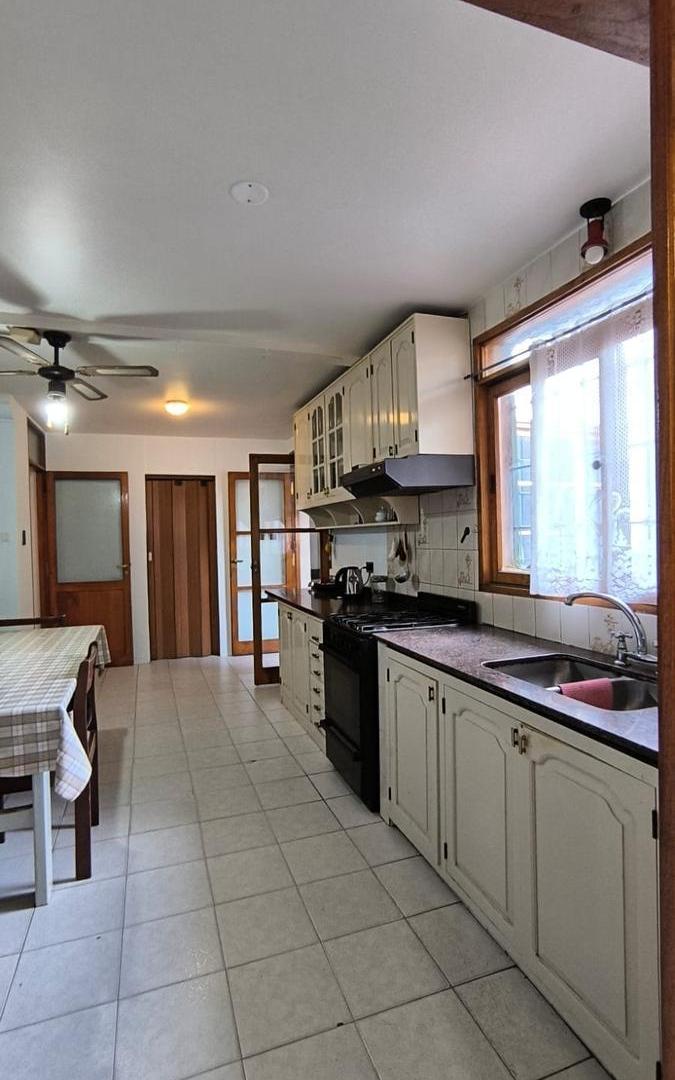 Foto de Venta Casa + Duplex, Barrio Fusch, Godoy Cruz, Mendoza., imagen 2