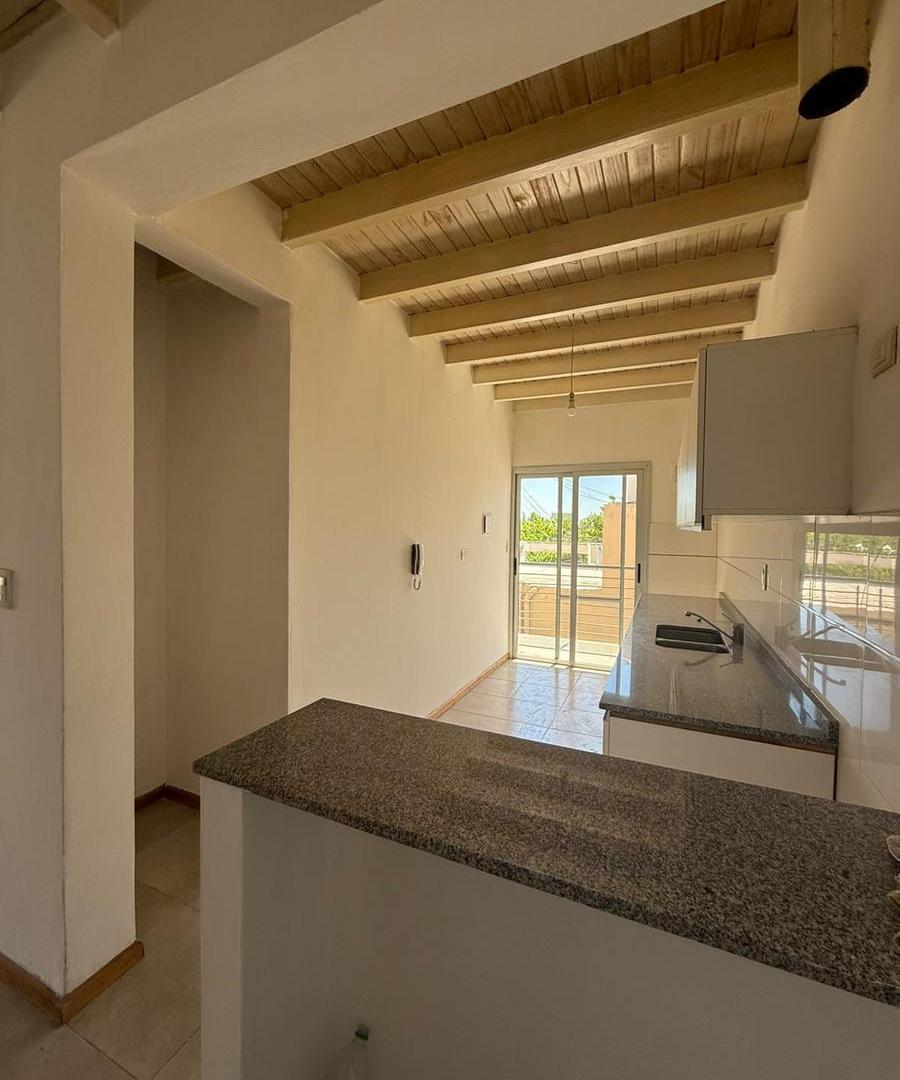 Foto de Alquiler Departamento 2 Dormitorios´y Cochera, cerca Azcuénaga y, imagen 4