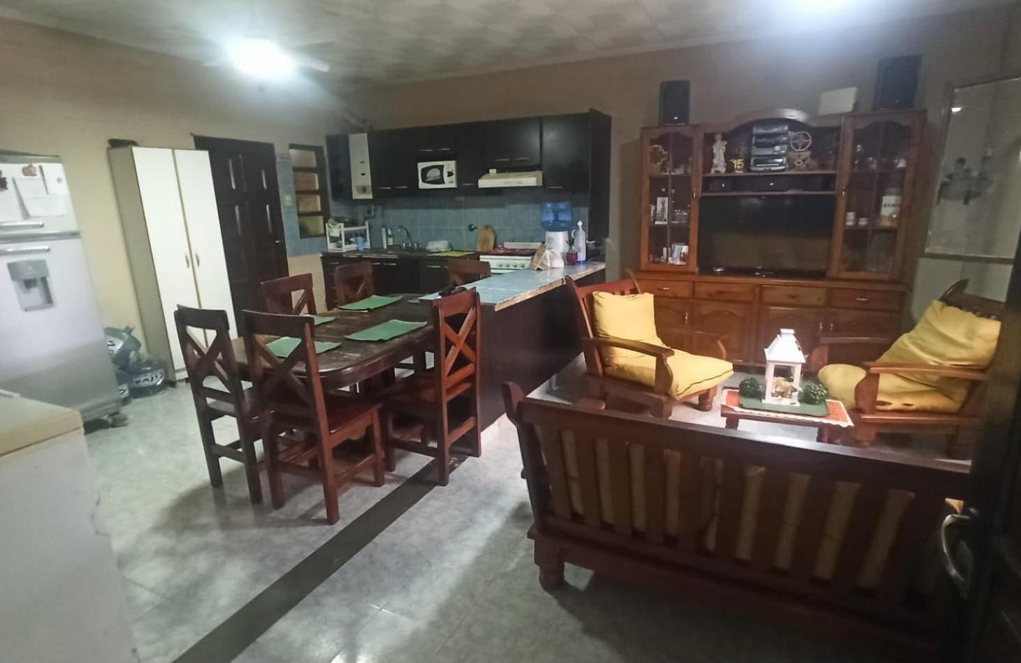 Foto de AMPLIA Y LUMINOSA CASA EN VILLA LUJAN, imagen 1