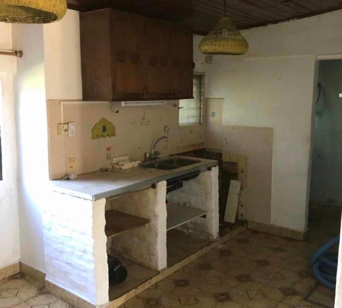 Foto de VENTA DE CASA AMERICANA CON PILETA OPORTUNIDAD A REFACCIONAR, imagen 1