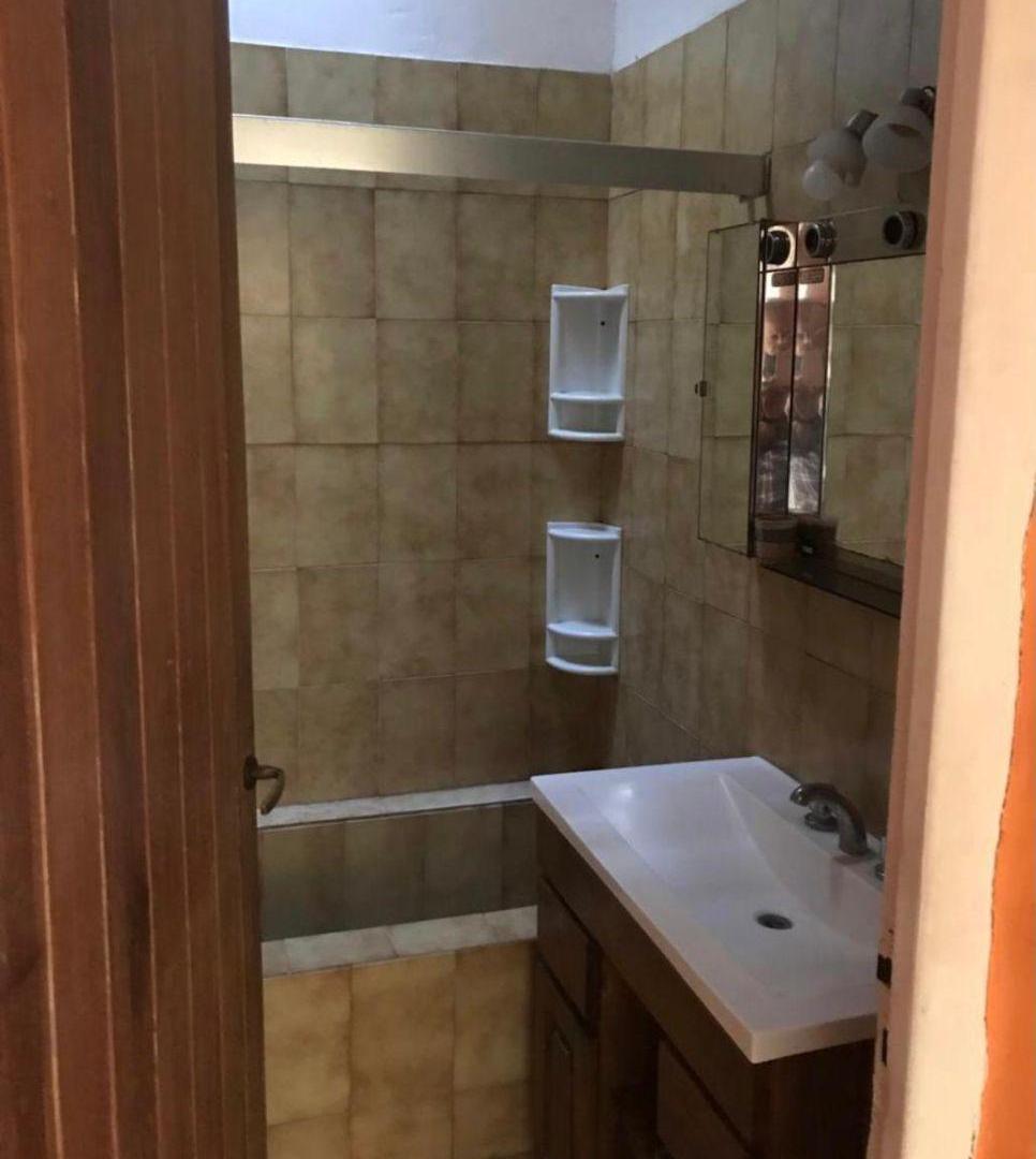 Foto de VENTA DE CASA AMERICANA CON PILETA OPORTUNIDAD A REFACCIONAR, imagen 3