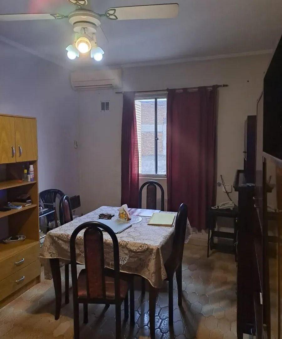 Foto de PH de 67 m² con 2 dormitorios en venta en Piñeyro, imagen 1