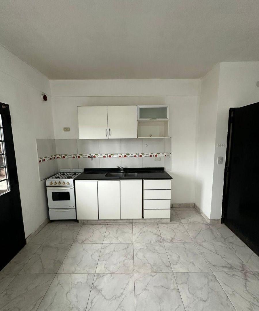 Foto de Departamento con Cochera - Venta Berazategui, imagen 2