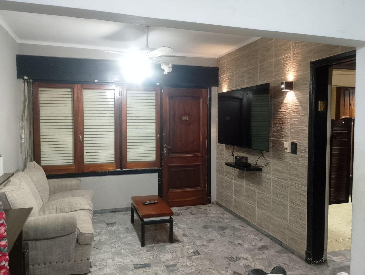 Foto de Casa de 330 m² - Venta Berazategui, imagen 1