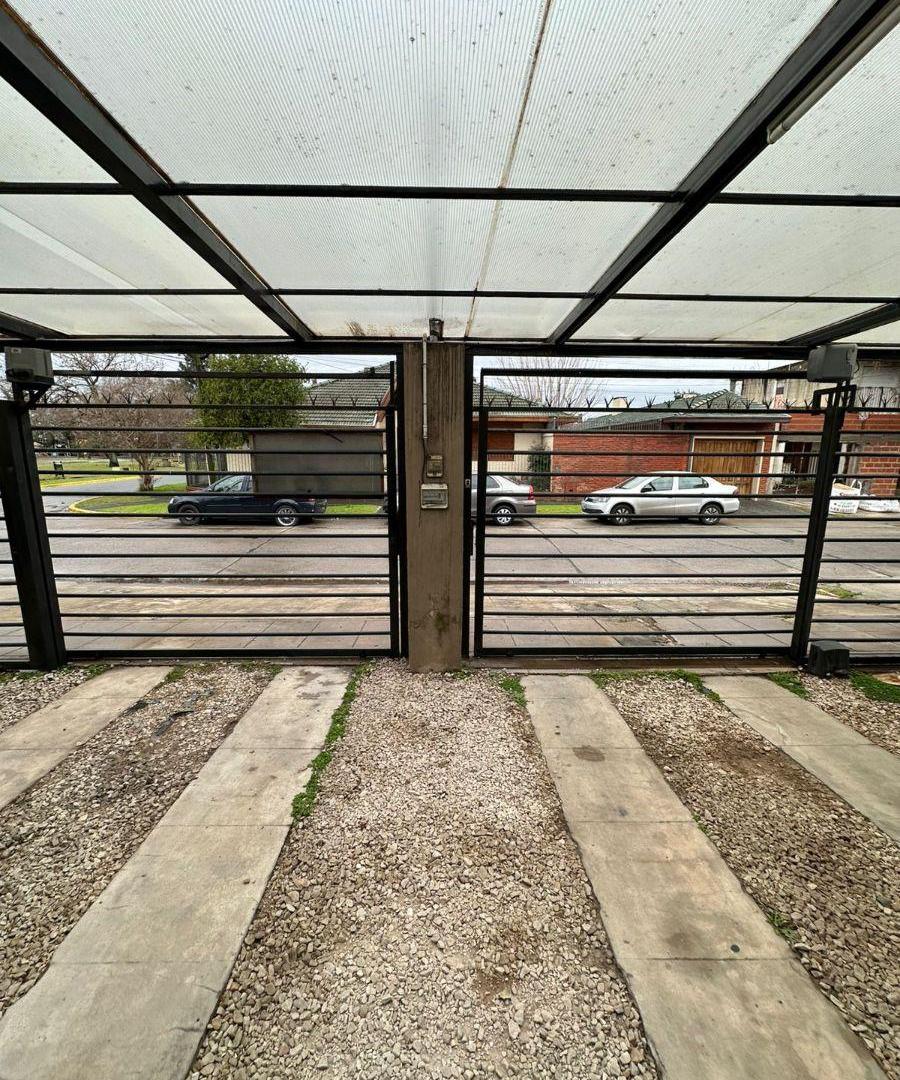 Foto de Departamento 2 Ambientes con Cochera - Alquiler Berazategui, imagen 3