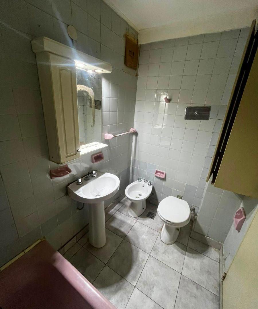 Foto de OPORTUNIDAD | 4 AMBIENTES EN ALMAGRO | 75 M² | A REFACCIONAR, imagen 3