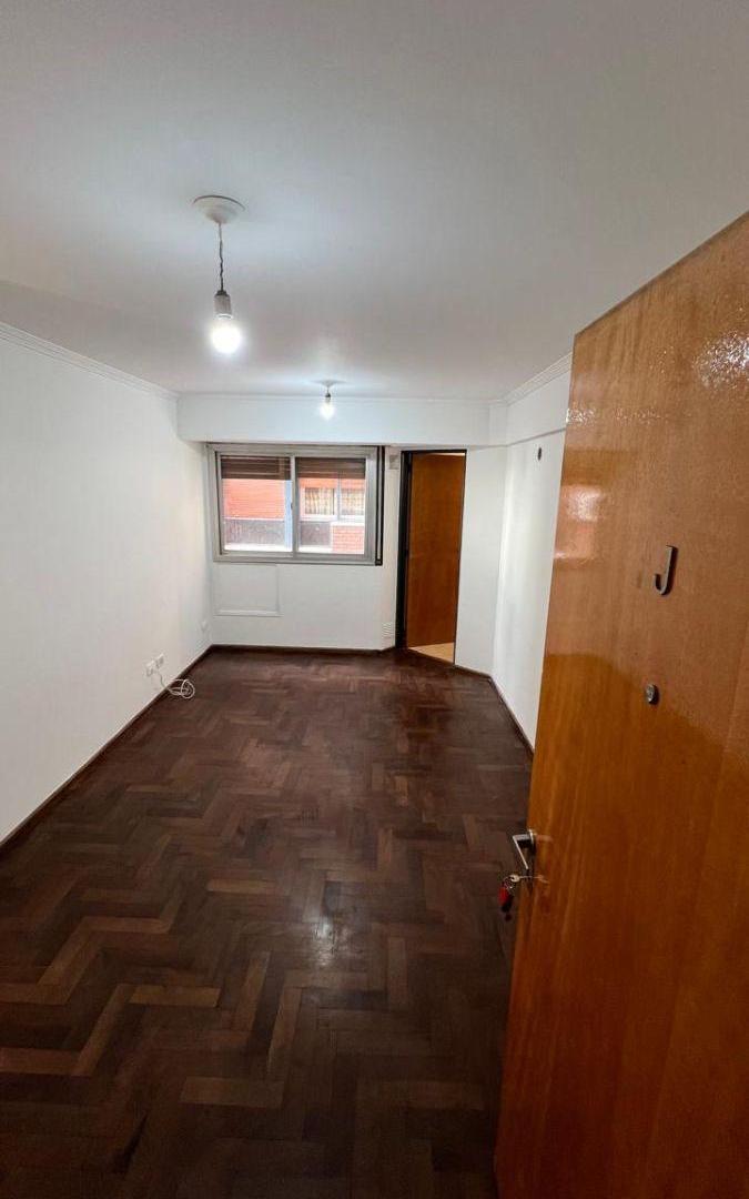 Foto de EN VENTA DEPTO DE 1 DORMITORIO CORRIENTES 357 EDIFICIO LANIN, imagen 2