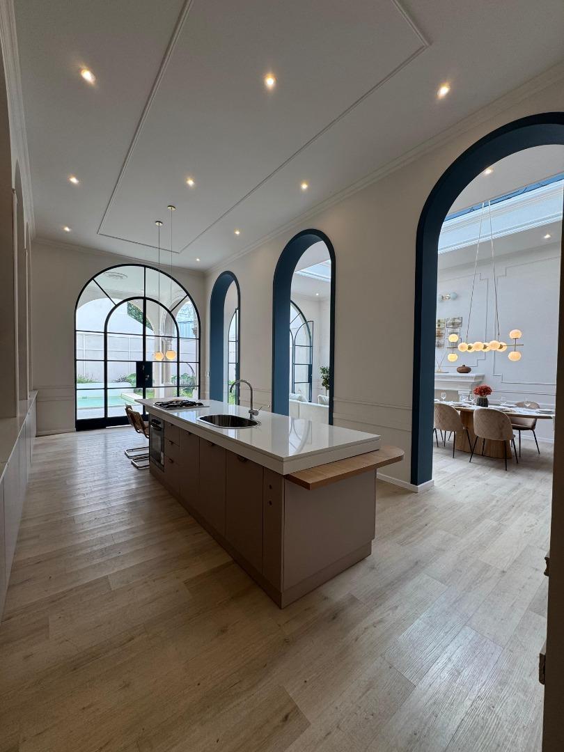 Foto de Casa de 4 dormitorios con cochera, pileta, jardín y terraza, imagen 5