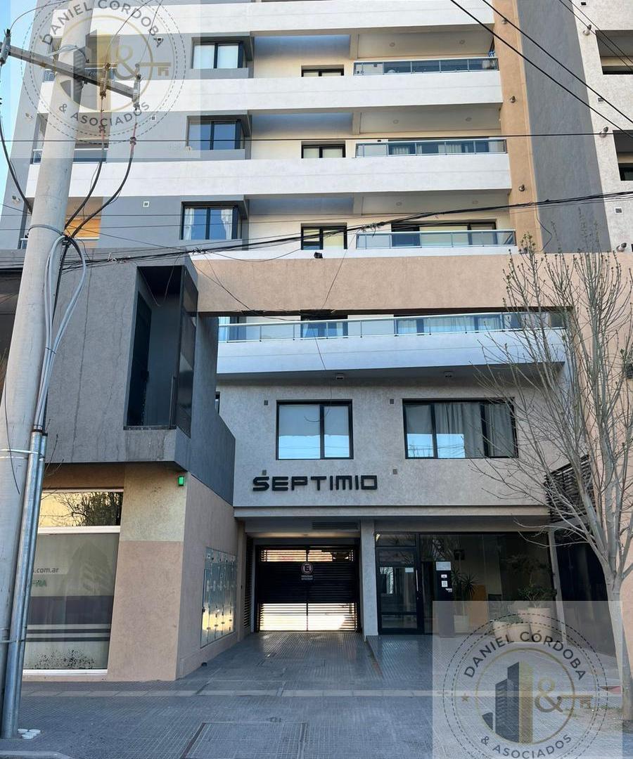 Foto de Vendo Piso 4 dormitorios en Cipolletti - Zona Centro, imagen 5