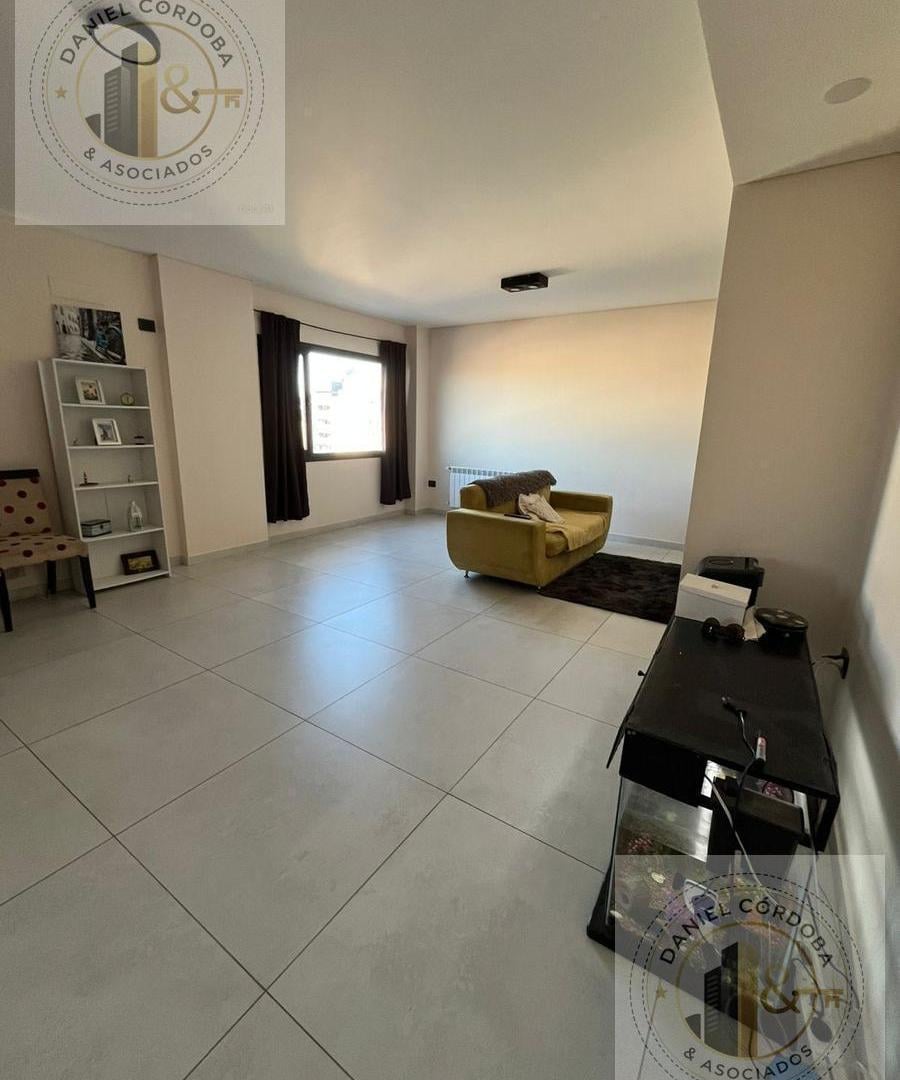 Foto de Vendo Piso 4 dormitorios en Cipolletti - Zona Centro, imagen 4