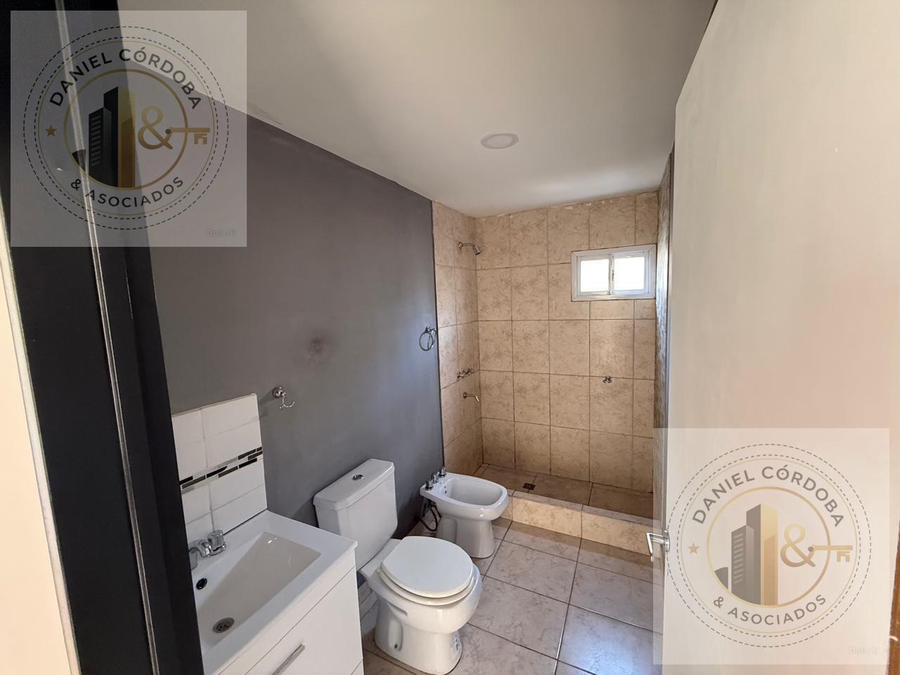 Foto de Alquilo Casa 2 dormitorios con amplio patio en Cipolletti, imagen 3