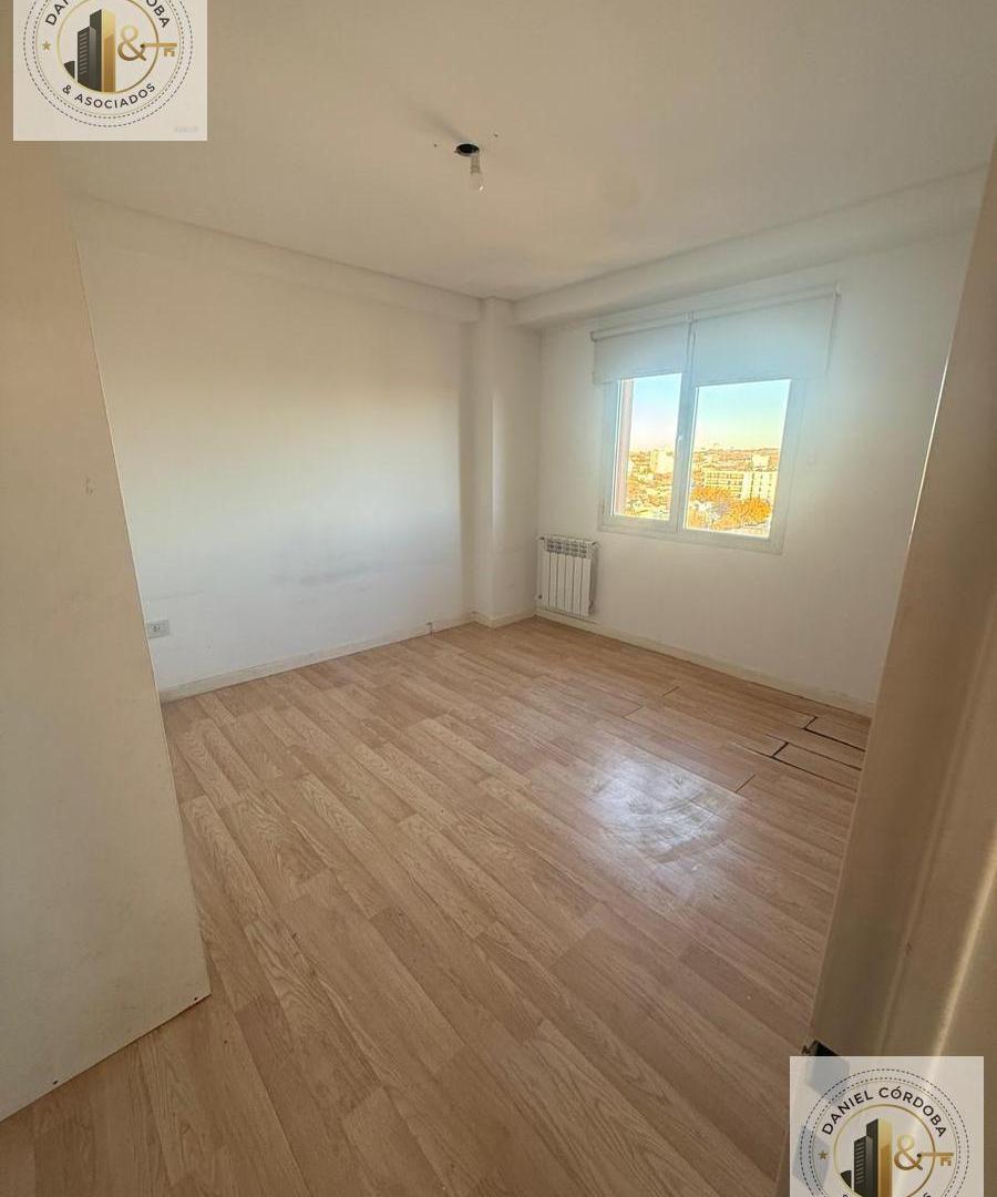 Foto de Vendo departamento 1 dormitorio con Cochera en Cipolletti, imagen 3