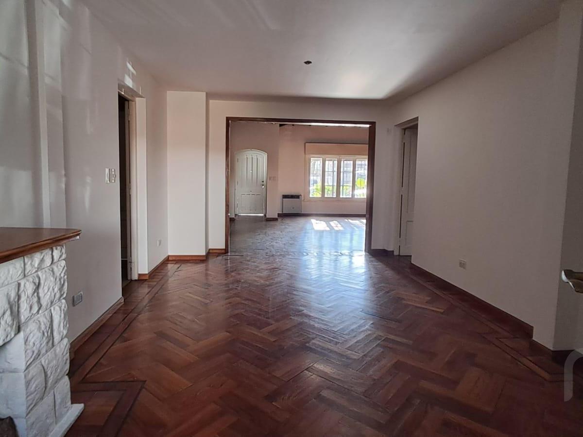 Foto de Alquiler Casa 5 ambientes con cochera en La Lucila, imagen 4