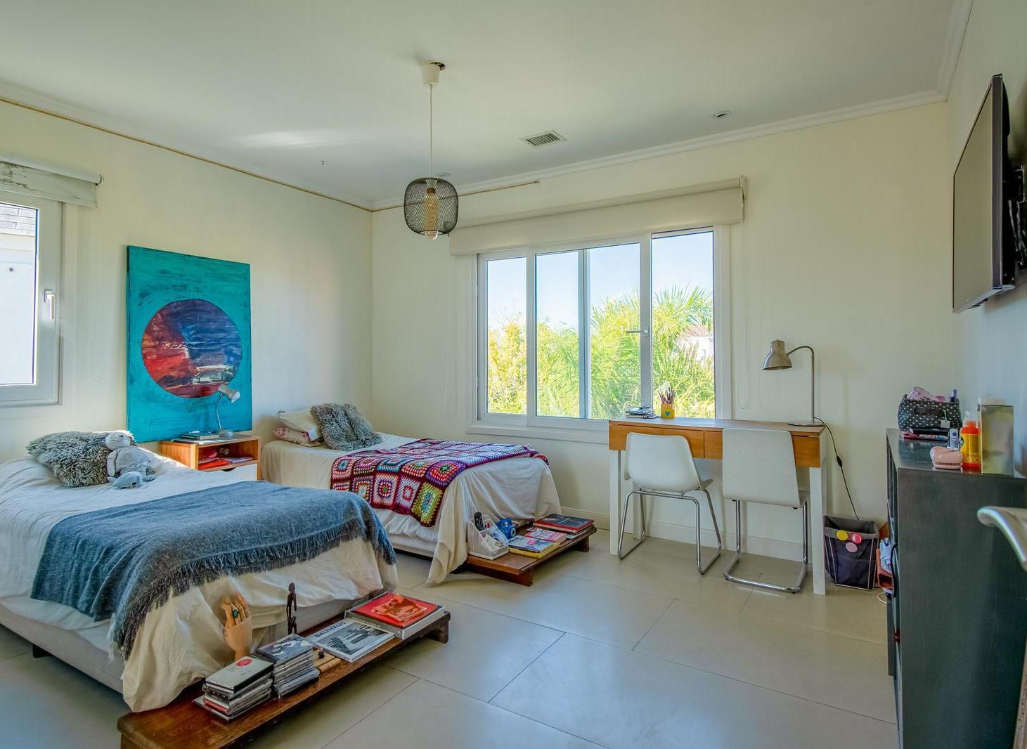 Foto de Venta Casa Apto crédito 4 dormitorios en suite más dependencia en, imagen 4