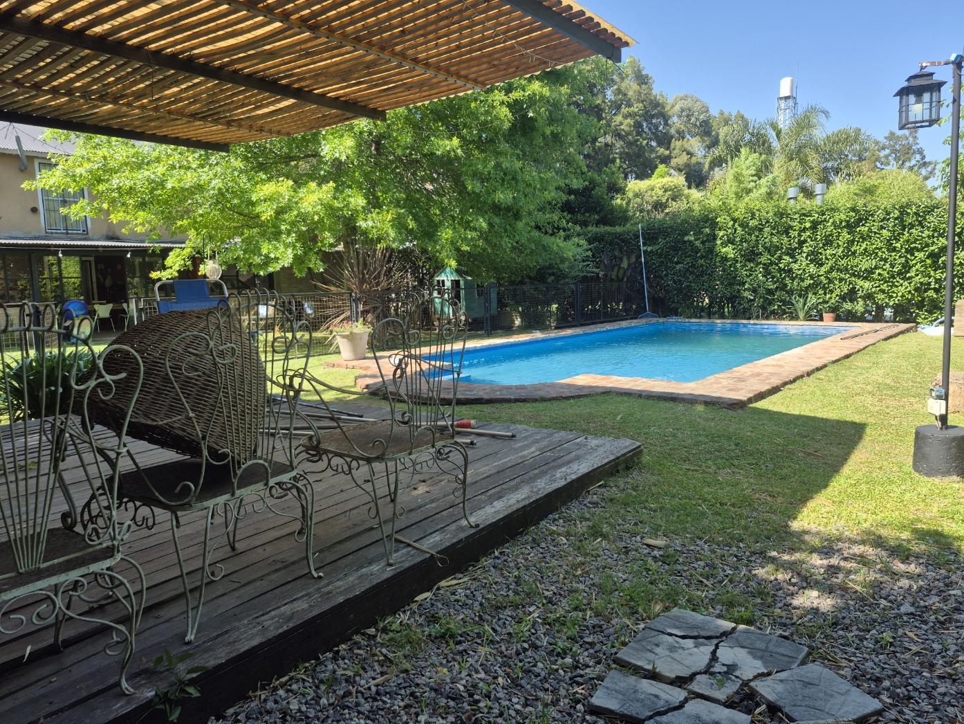 Foto de Venta Excelente Casa Familiar | 4 Amb. | Pileta, Gran Jardín y Quincho, imagen 1
