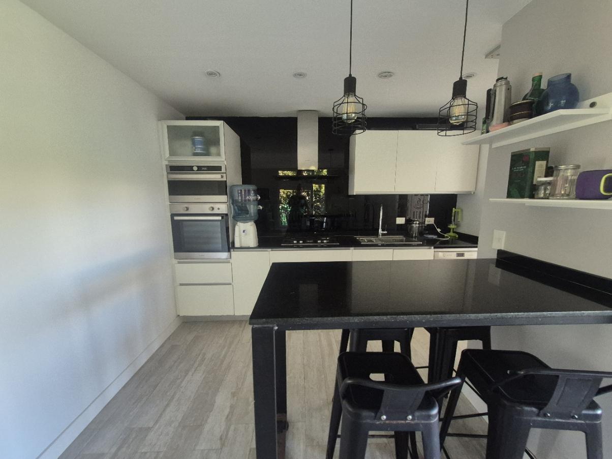 Foto de Casa en Venta con Pileta en Santa Elena, imagen 2