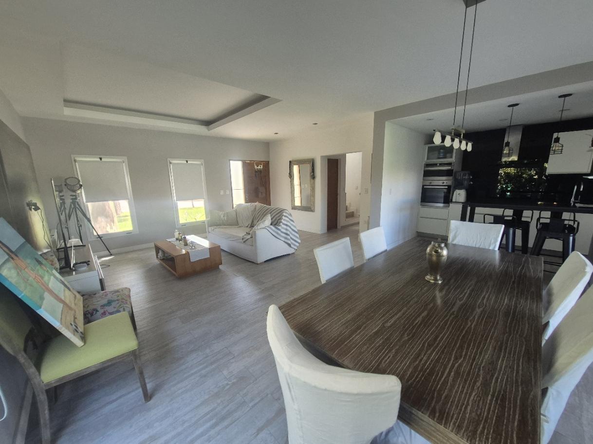 Foto de Casa en Venta con Pileta en Santa Elena, imagen 4