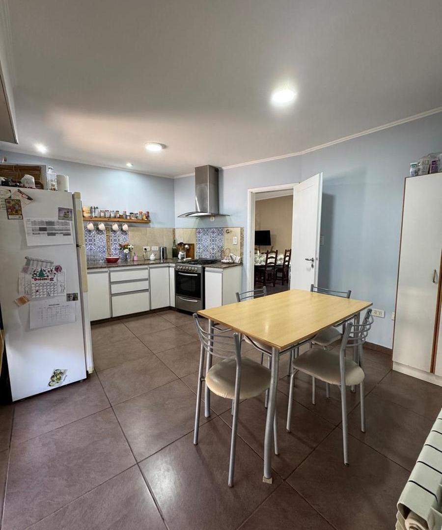 Foto de CASA EN VENTA - TANDIL, imagen 2
