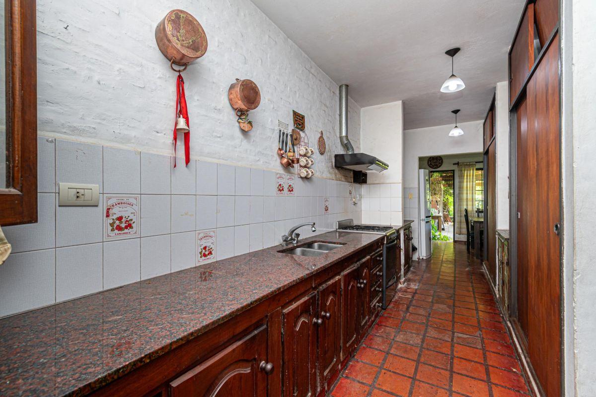 Foto de Venta Casa 5 ambientes jardín y pileta en Hurlingham, imagen 1