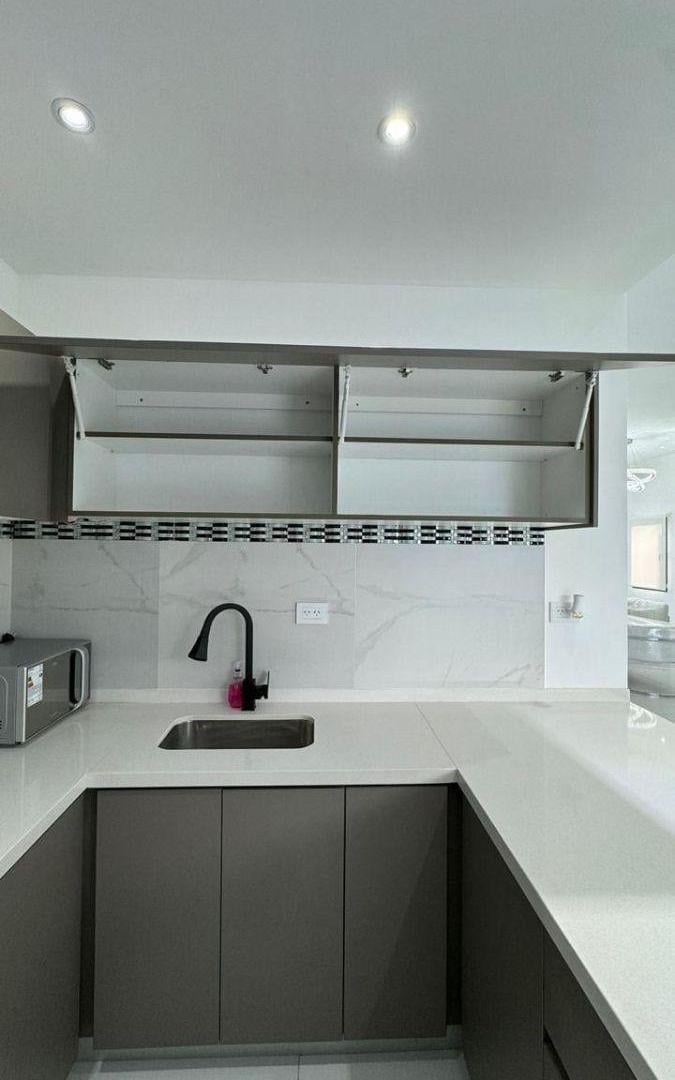 Foto de Casa en venta 4 amb berrio una planta jardin pileta privado Lagos de, imagen 4