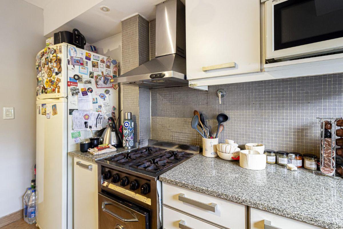Foto de Casa 3 dormitorios en venta en Lomas de Zamora- con local comercial, imagen 1