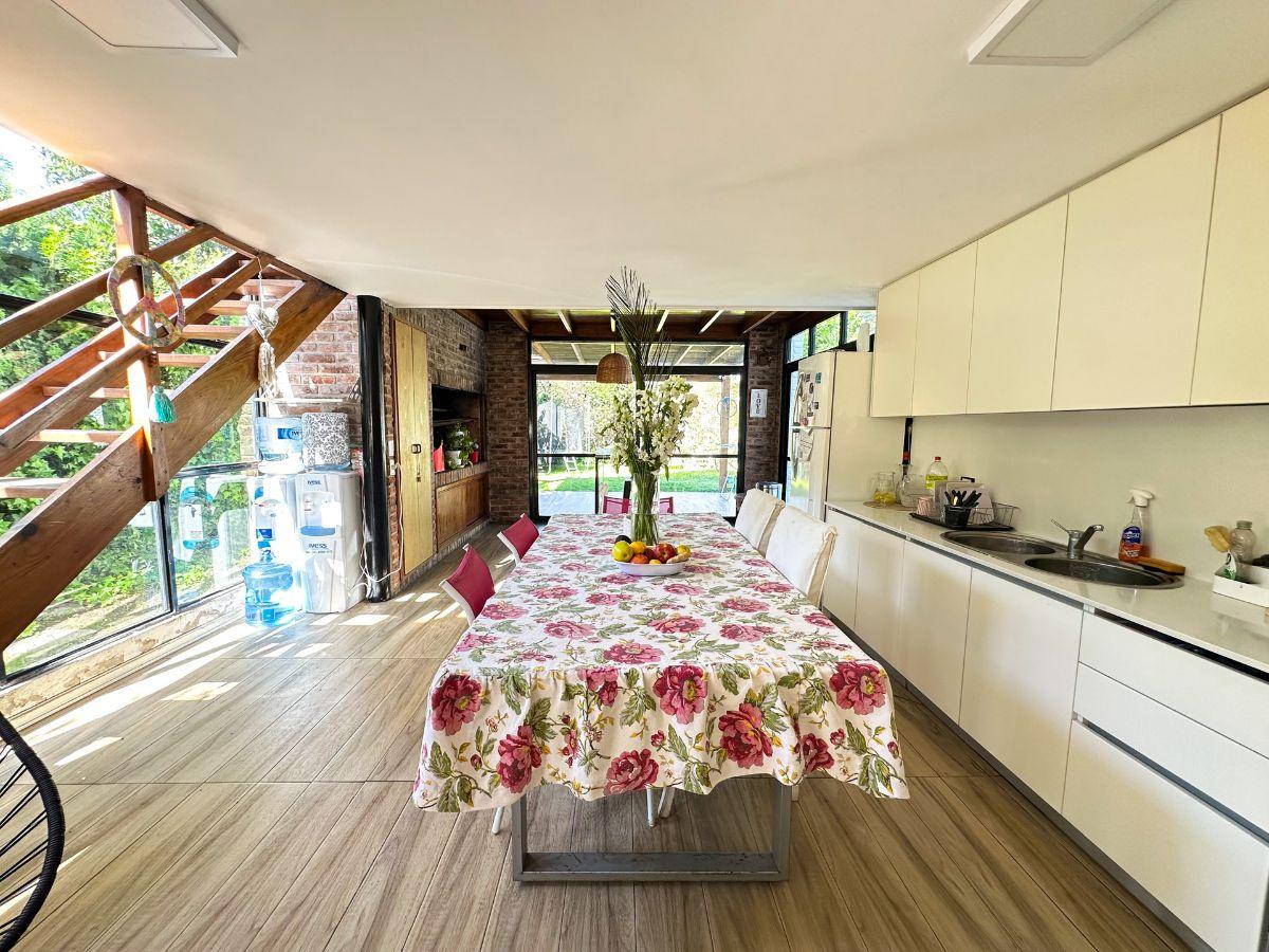 Foto de OPORTUNIDAD. Casa en venta en Mi Refugio 6 ambientes, imagen 2