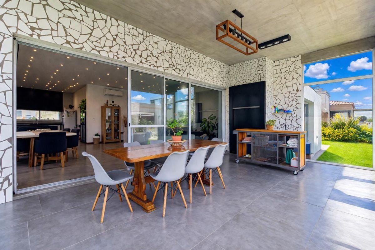 Foto de Casa de 700 m² con 3 dormitorios en venta en Lagos de Canning, imagen 2