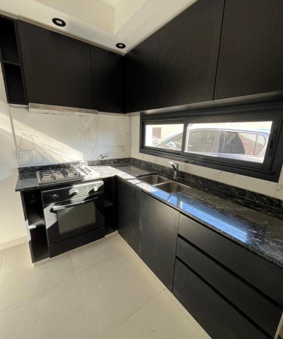 Foto de DÚPLEX 2 DORMITORIOS | COCHERA | PATIO CON ASADOR | BALCÓN | INGRESO, imagen 5