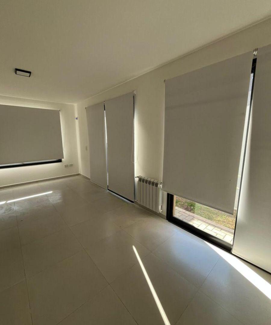 Foto de DÚPLEX 2 DORMITORIOS | COCHERA | PATIO CON ASADOR | BALCÓN | INGRESO, imagen 3