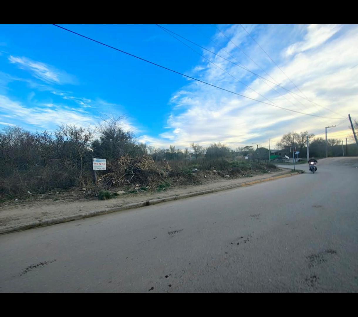 Foto de Lote 2.549 m² — Mina Clavero · Se divide en 3 · Cerca del río — 20% OFF, imagen 1