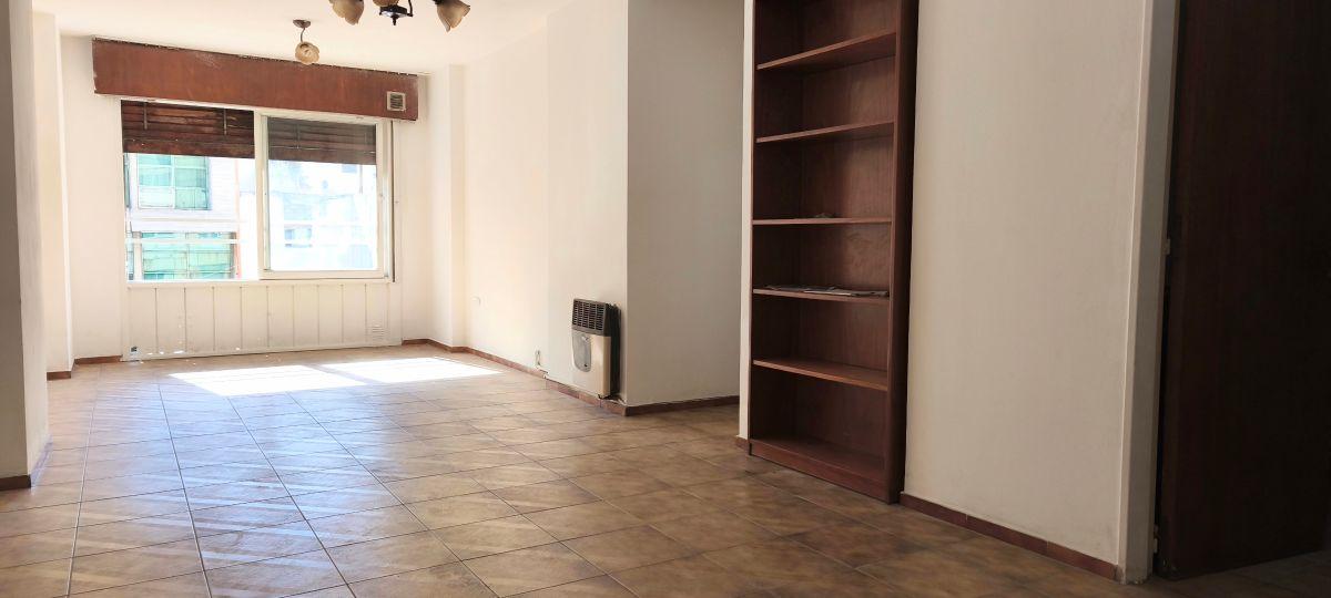 Foto de Venta - Departamento 3 Dormitorios con cochera - 9 de julio y Cañada, imagen 4