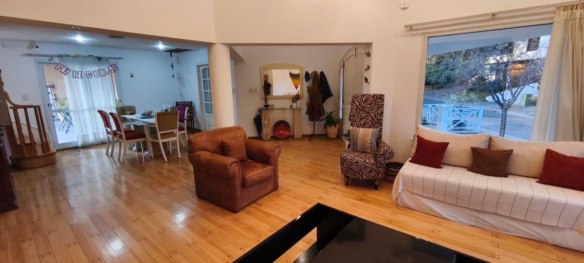 Foto de VENTA - Casa en Barrio Privado Barrancas - Urca - Seguridad, imagen 3