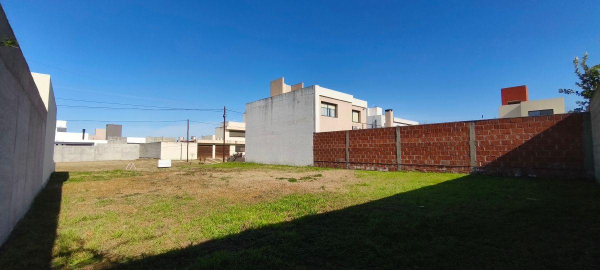Foto de Lote en Venta de 360 m2 - Barrio con seguridad Comarca de Allende, imagen 3